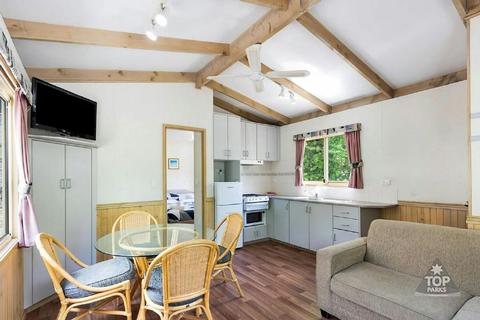Spa Cabin