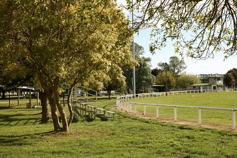 Braidwood Showground - Caravans and Camping