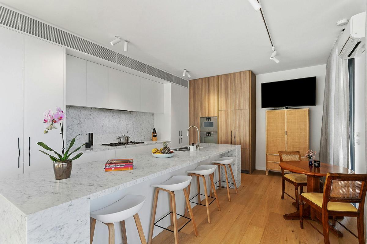 Kitchen Bar eatery
