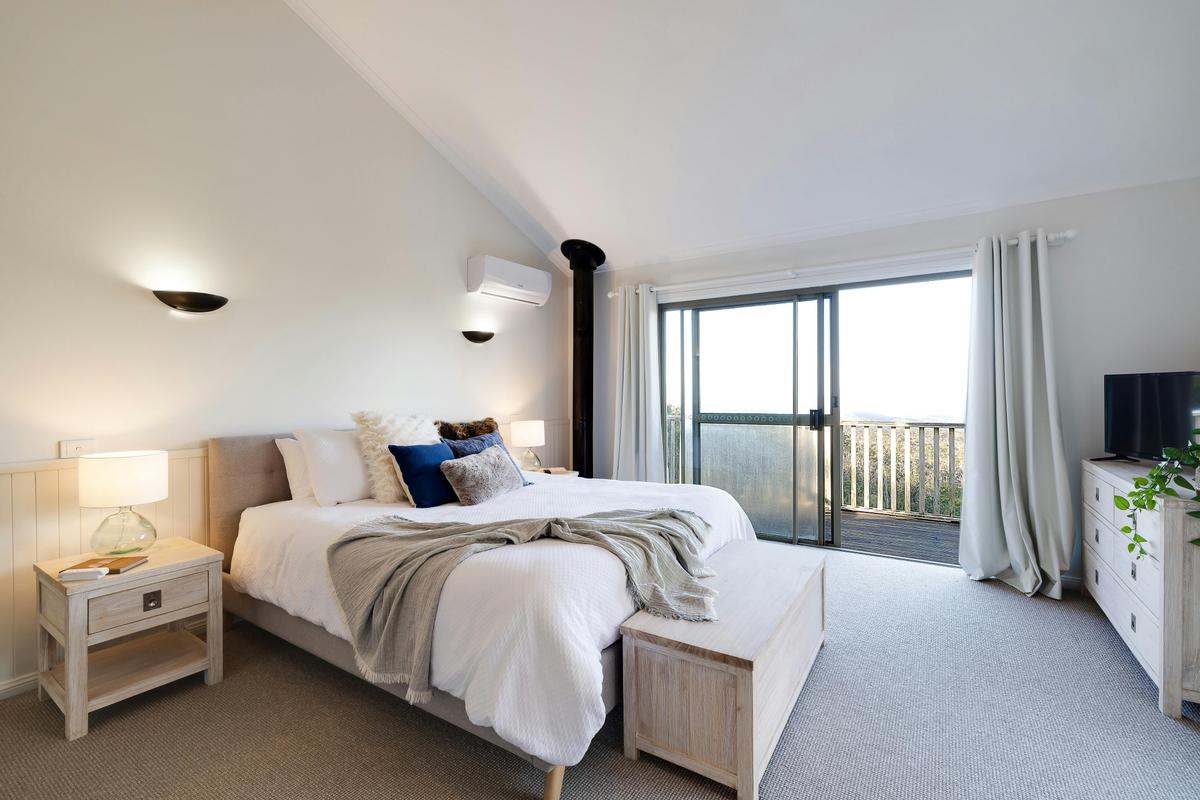 Arcadia - Master Bedroom (Upstairs)