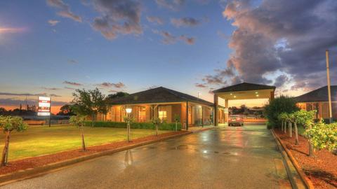 Bushmans Motor Inn - Parkes