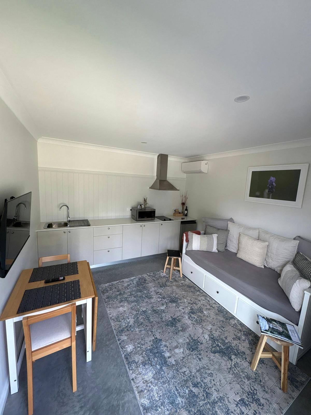 Apartment with Kitchenette