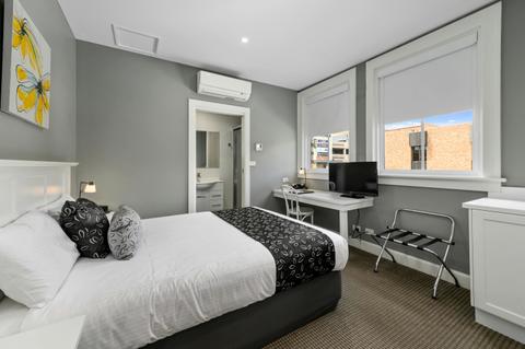 Deluxe Queen Room