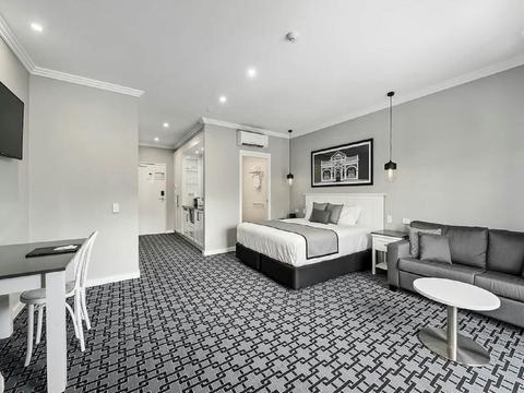 Executive King Suite Bedroom