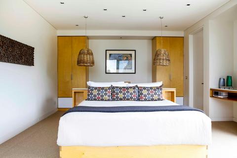 Makambo Loft Bedroom