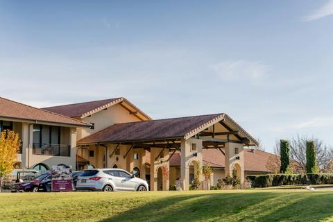 Chateau Elan at a the Vintage, Hunter Valley