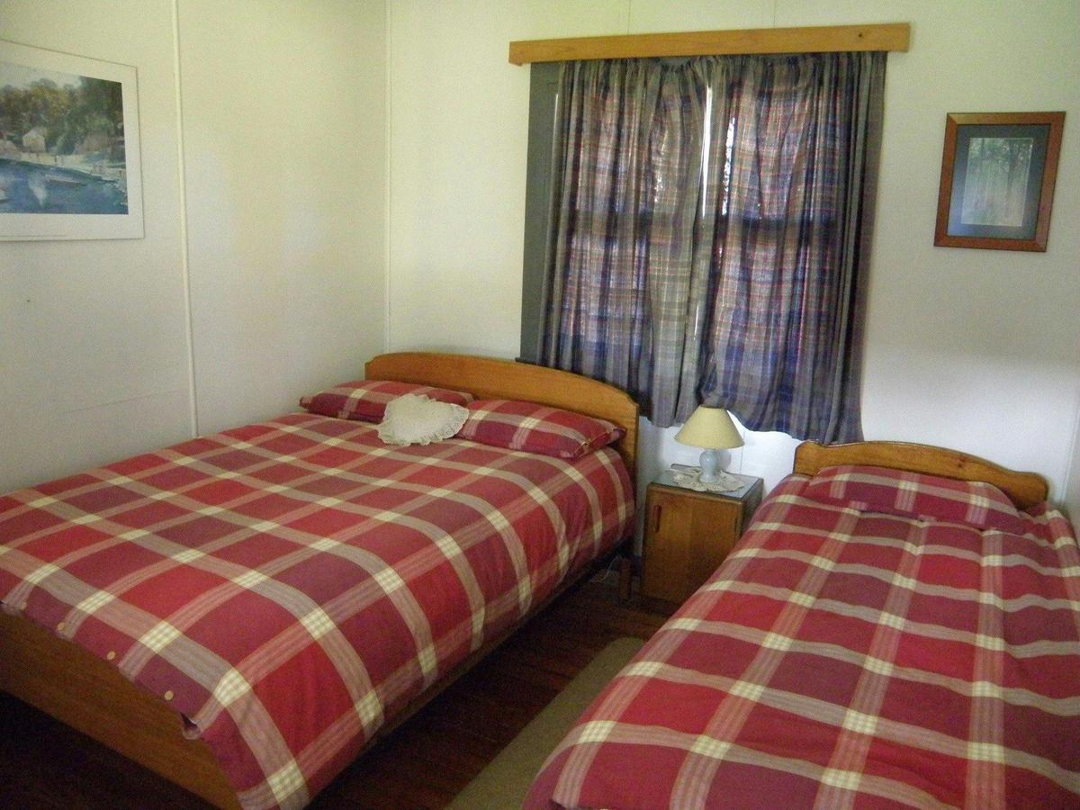 Cabin middle bedroom: double and single bed