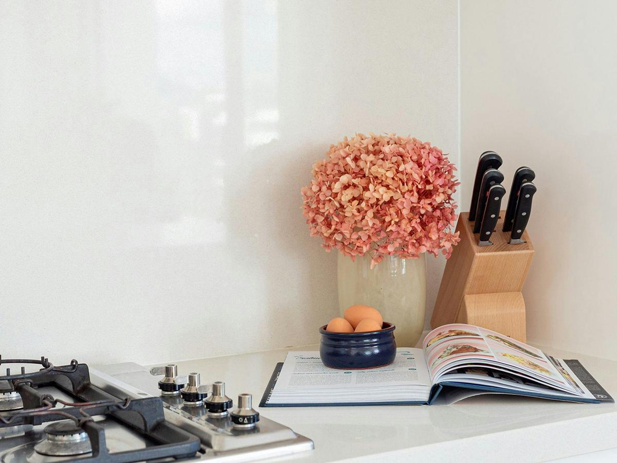 Burelli Beauty | Open plan chef's kitchen decor 