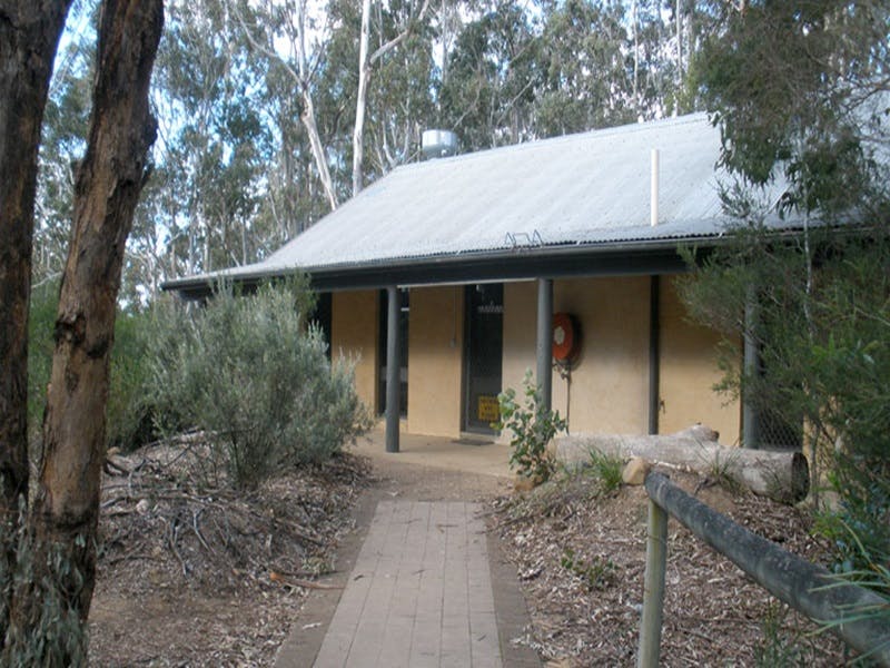 Kitchen, Bungonia Campground, Bungonia National Park. Photo: Audrey Kutzner/NSW Government