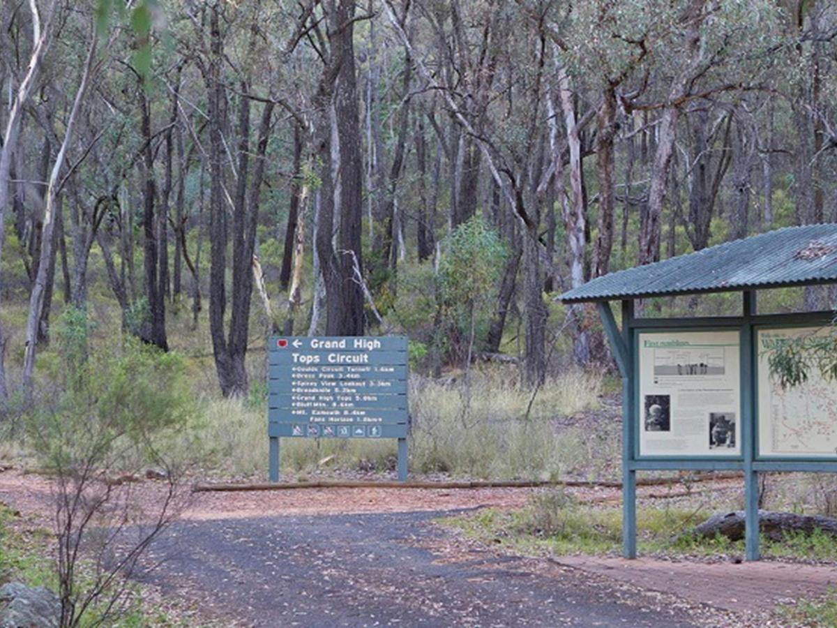 Signs at Pincham carpark, Warrumbungle National Park. Photo: Robert Cleary/DPIE