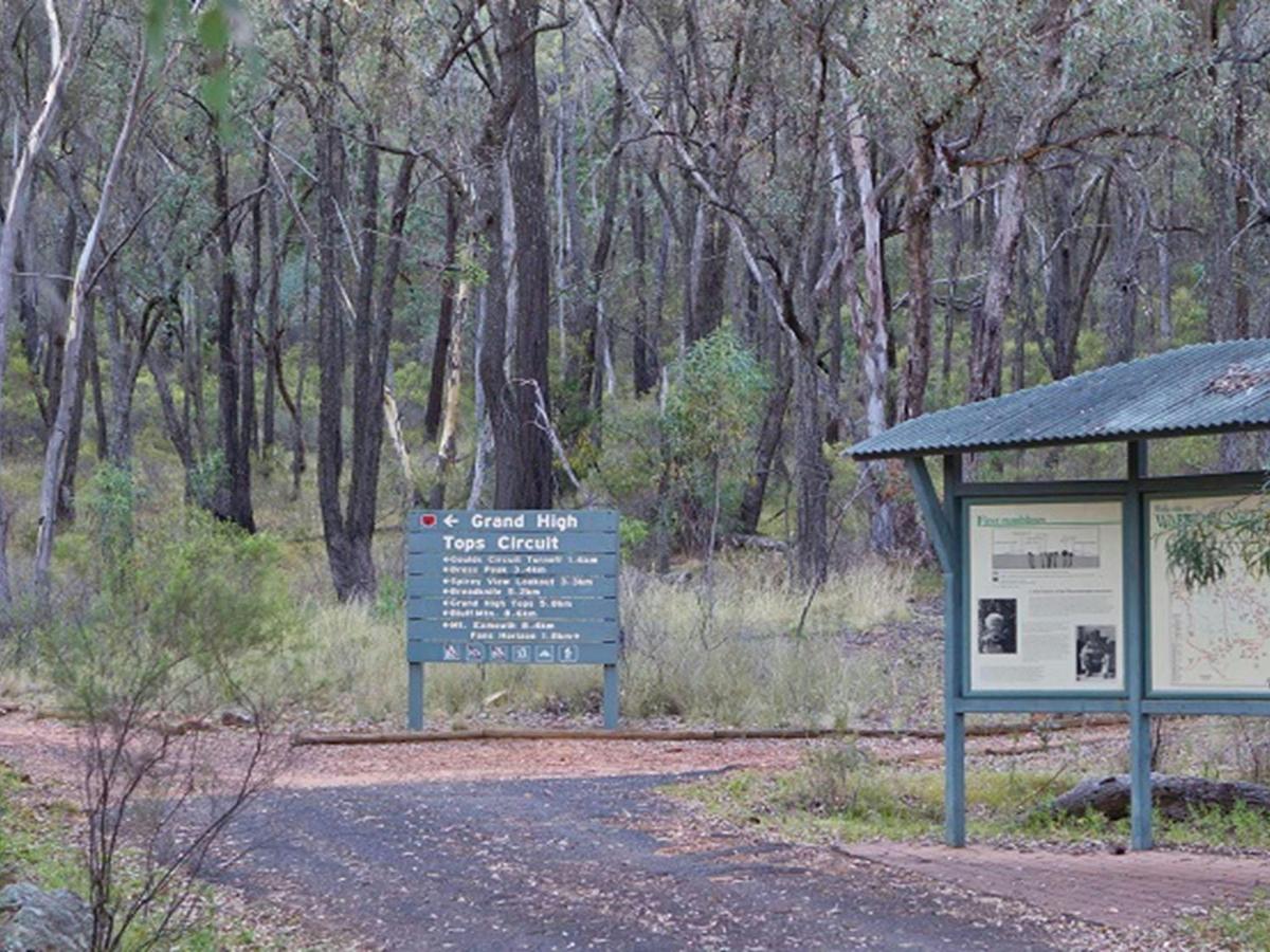 Signs at Pincham carpark, Warrumbungle National Park. Photo: Robert Cleary/DPIE