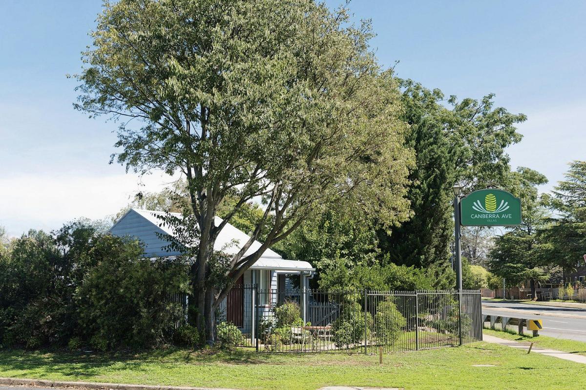 Outside Canberra Ave Villas