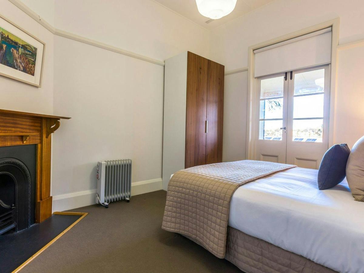 Cockatoo Island Garden Riverview Apartment