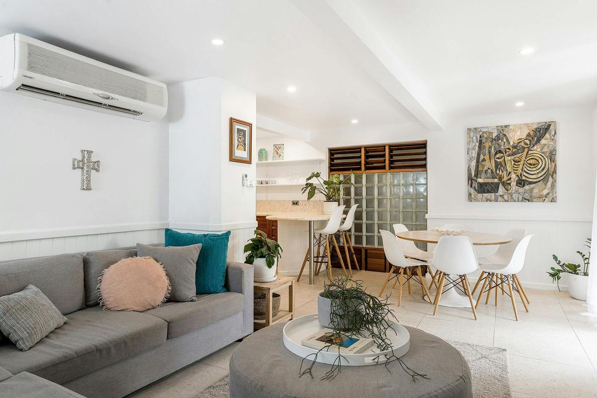 Byron Blisshouse Garden Villa - Byron Bay - Living Area flow to Dining and Kitchen b