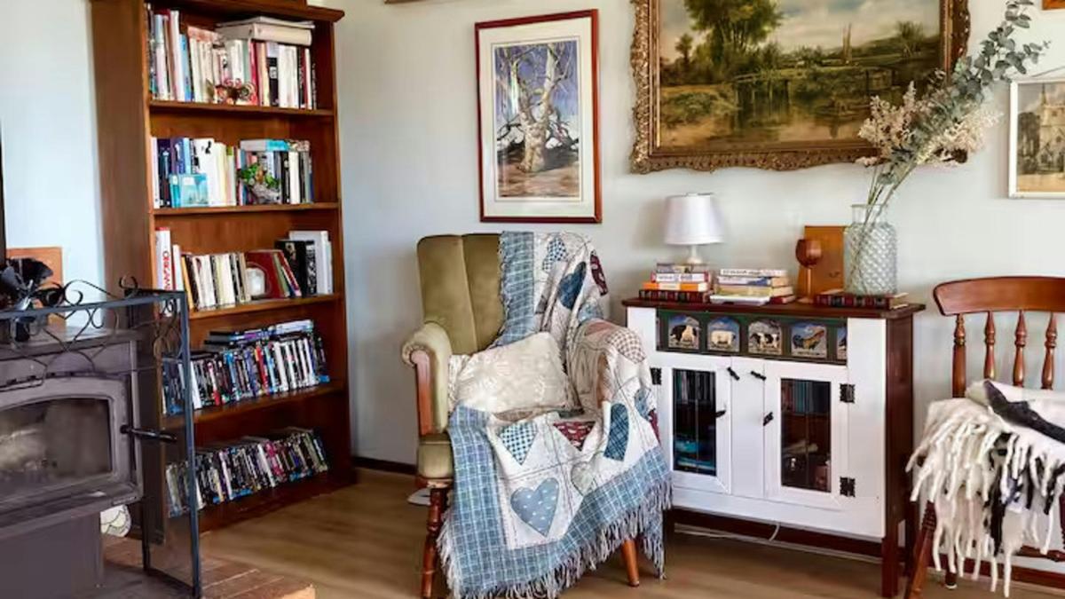 Rustic Farm Cottage with Cascades