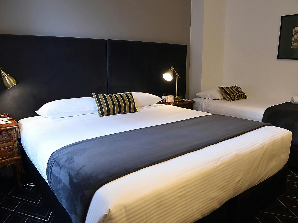Queen Single Hotel Room
