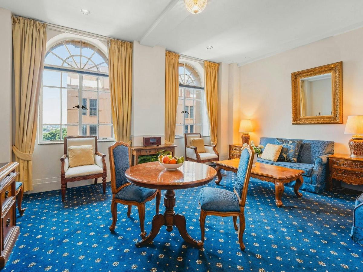 Viscount Suite Loungeroom Castlereagh Boutique Hotel