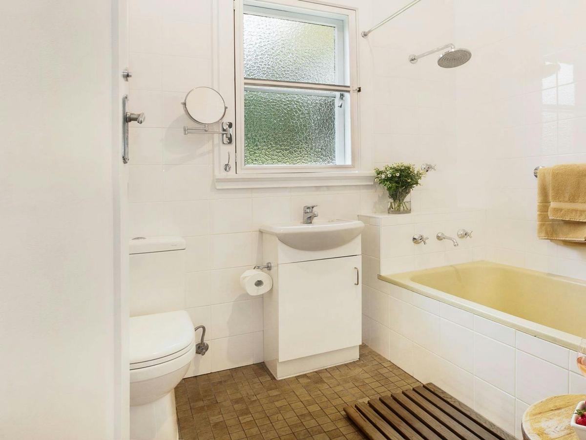 Bath Tub, Clothes Dryer, Hairdryer, Washing Machine