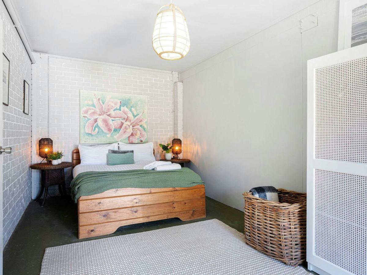 Casa Blu | Bedroom 1 | Queen bed