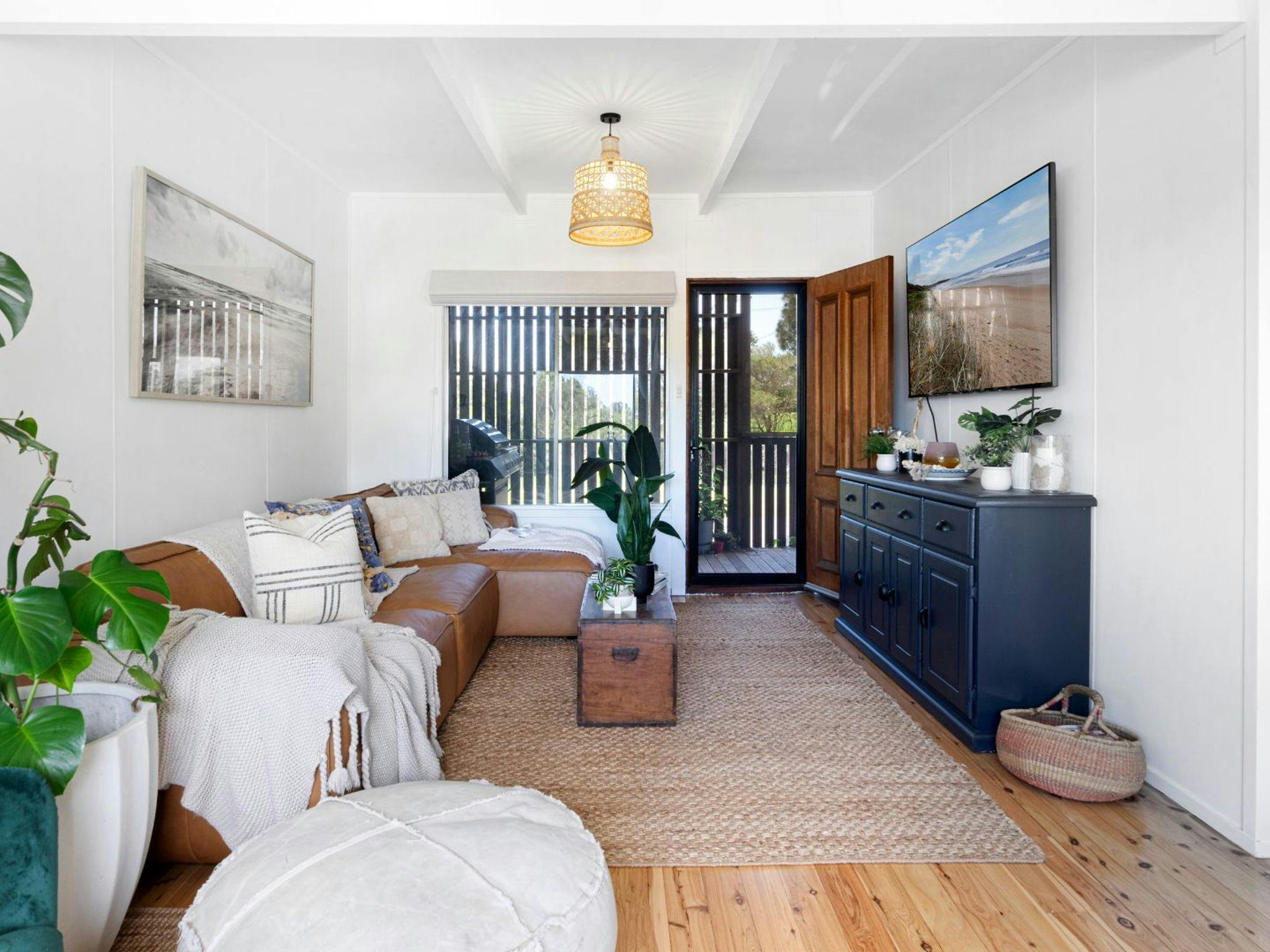 Casa Blu | TV living area