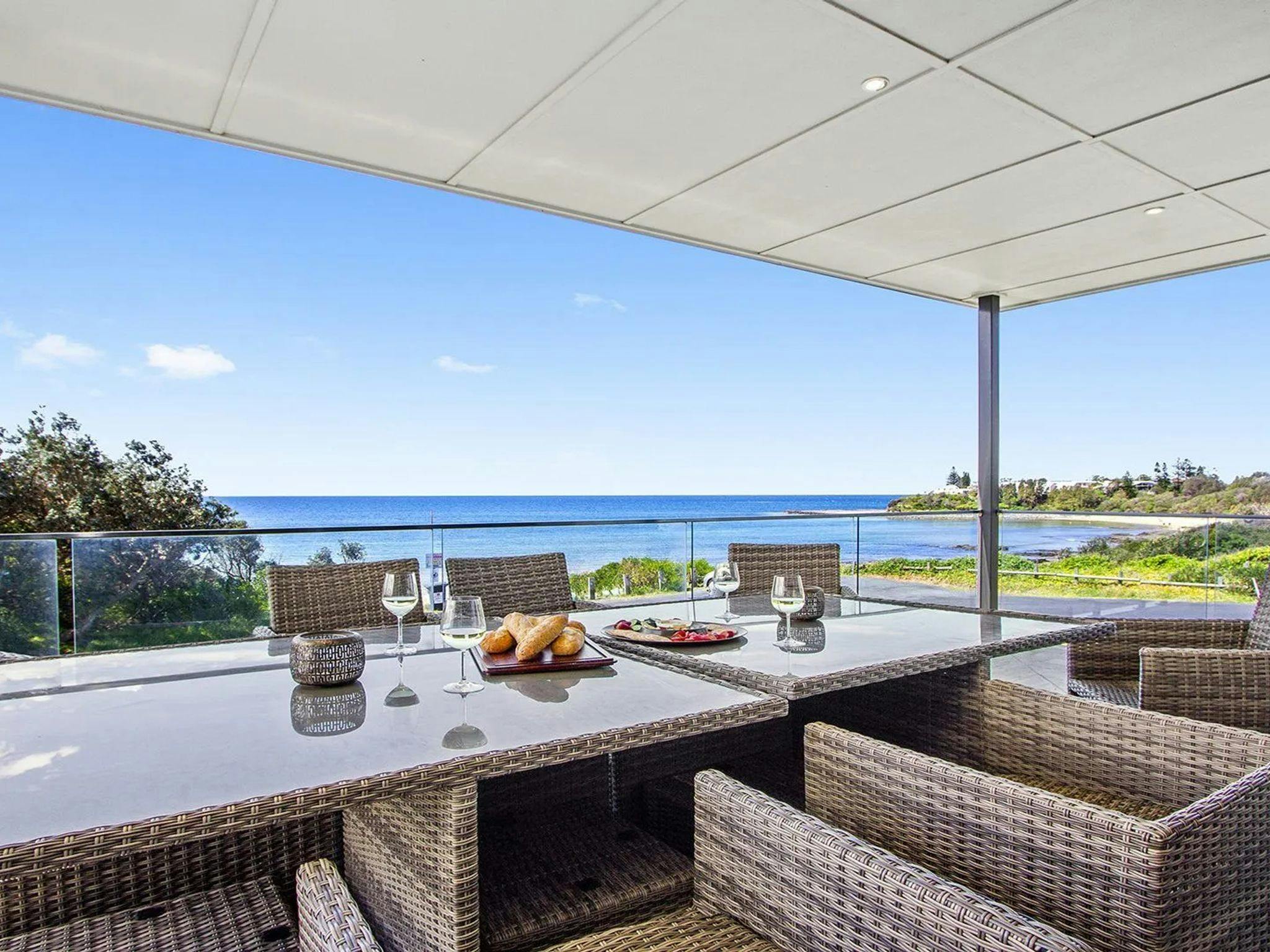 Beachfront, Covered Outdoor Area, Views, Views - Beach, Views - ocean, Views - water