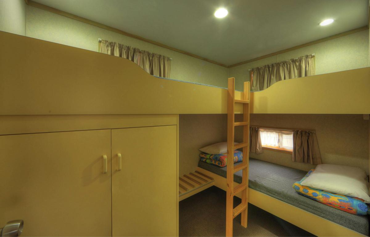 Elevated Ocean View Villa - Bunkroom