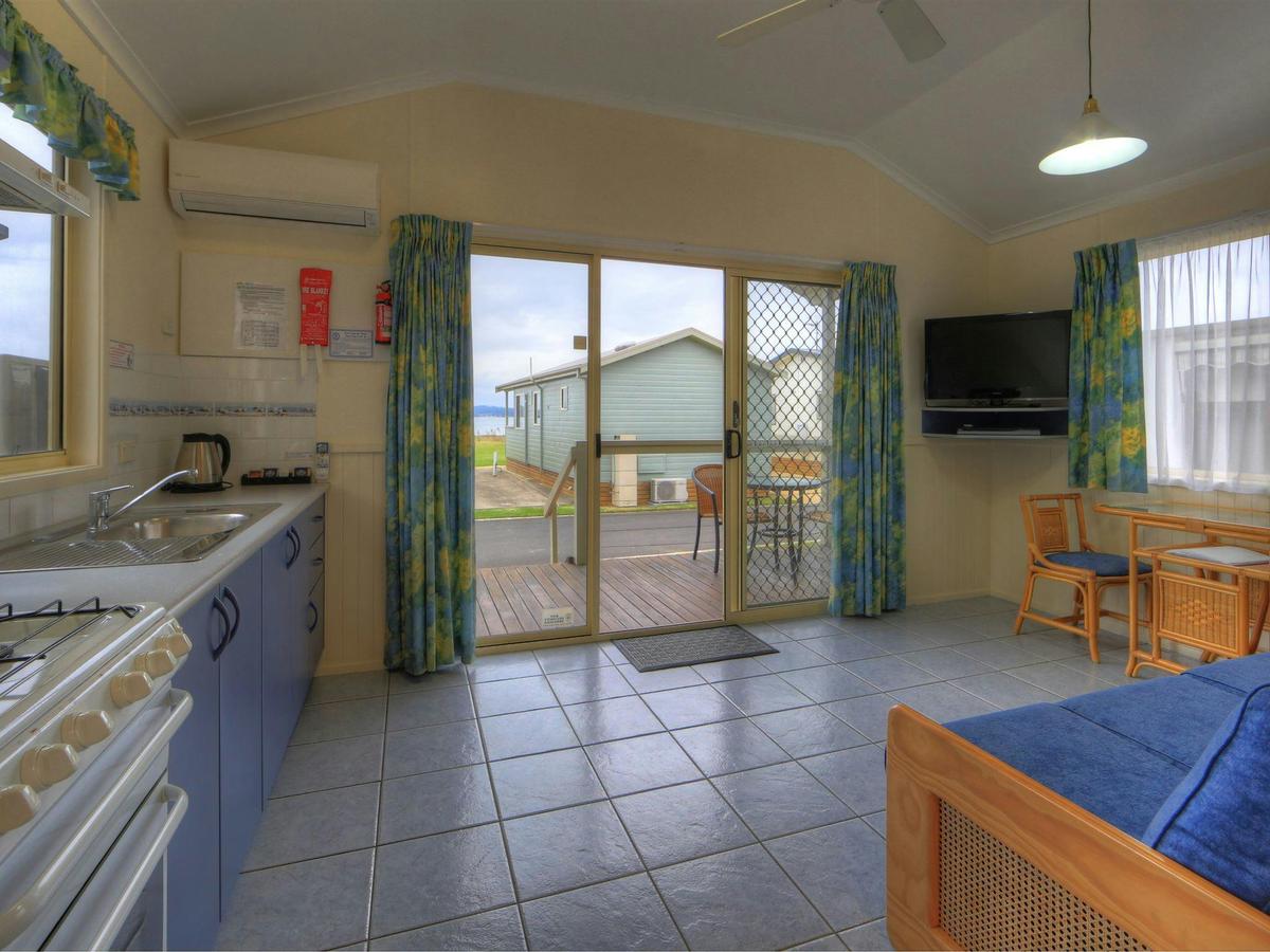 1 Bedroom Spa Villa - Kitchen & Living Area