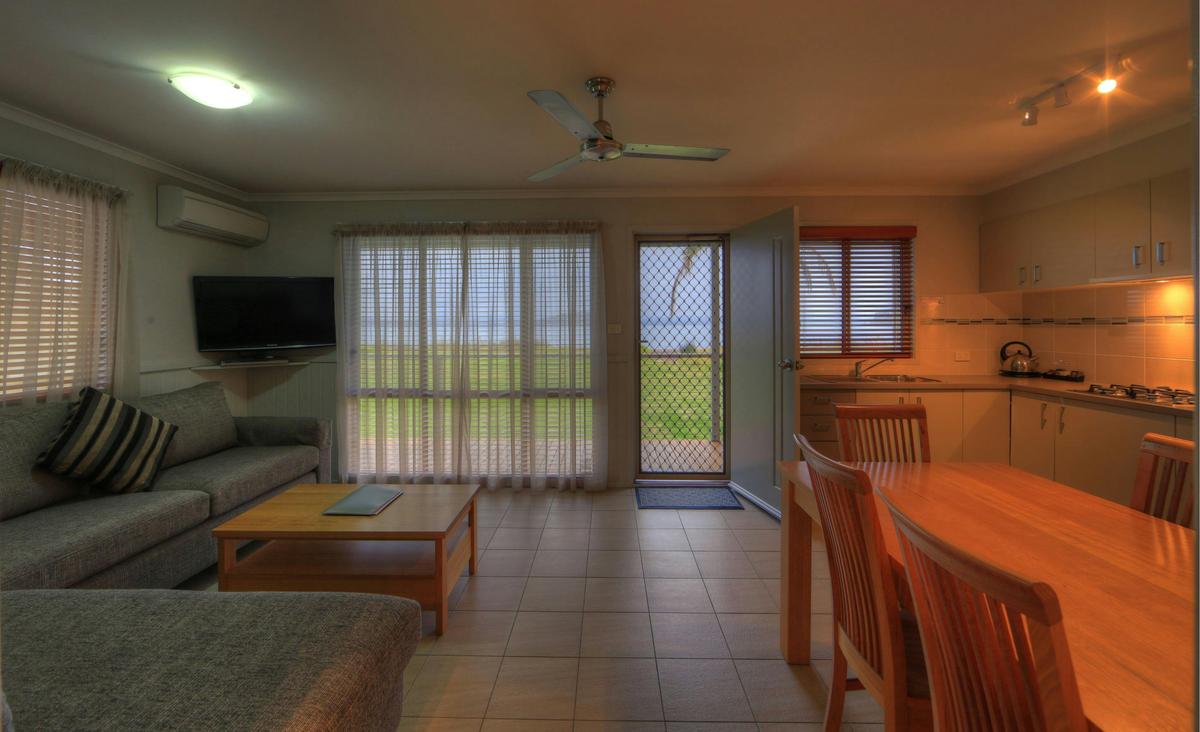 Deluxe Waterfront Villa - Living & Dining Area