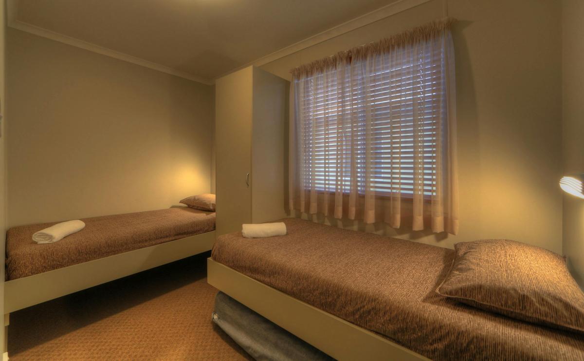 Deluxe Waterfront Villa - 2nd Bedroom