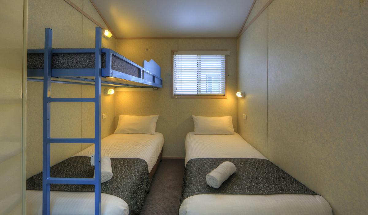 2 Bedroom Beachfront Villa - Bunkroom