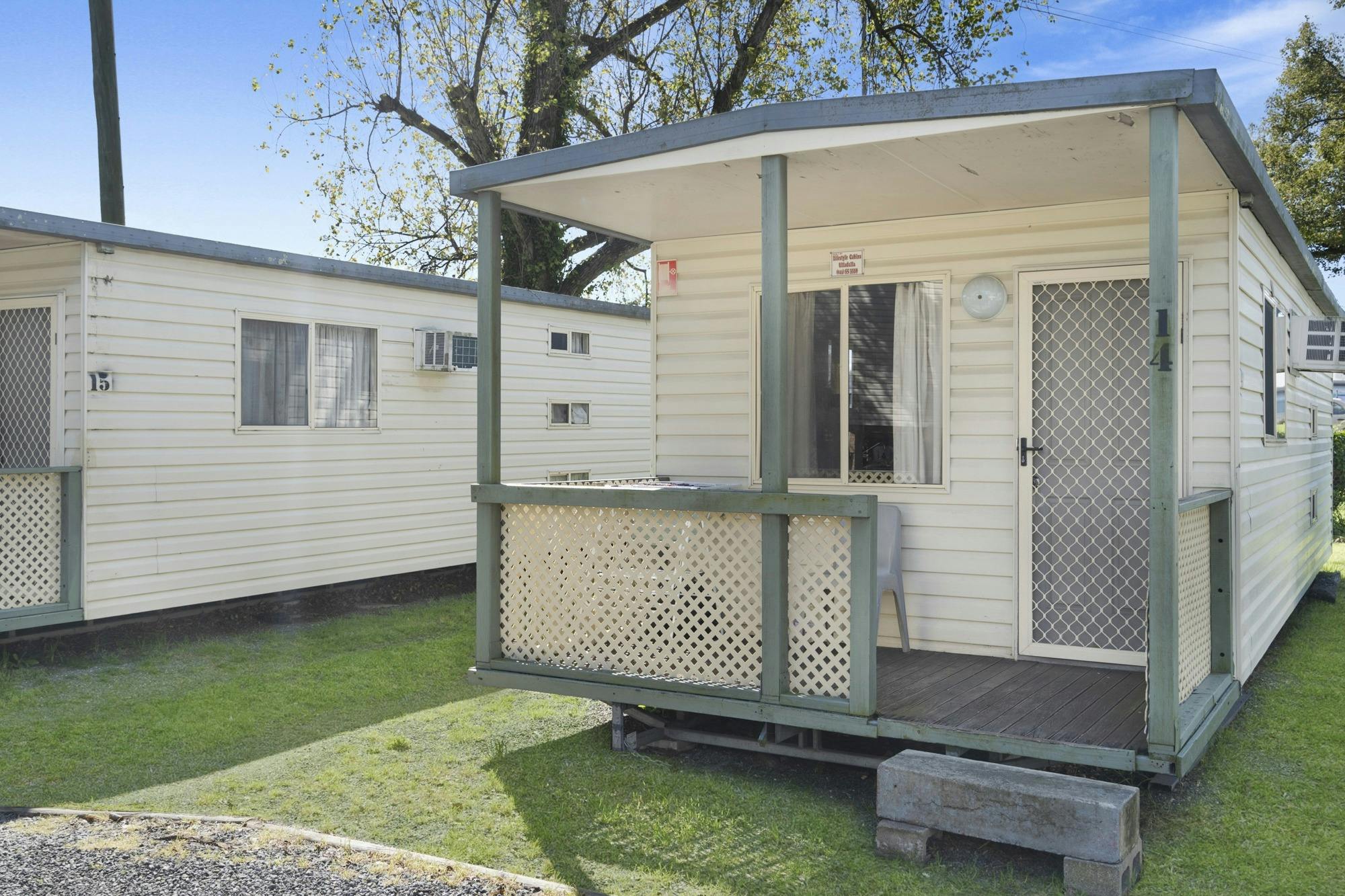 Cabins - Maitland Coachstop Caravan Park