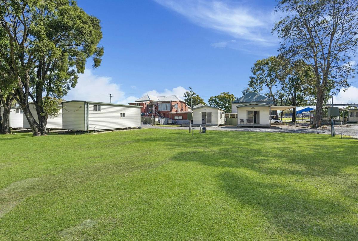 Drive through Sites - Coachstop Caravan Park Maitland