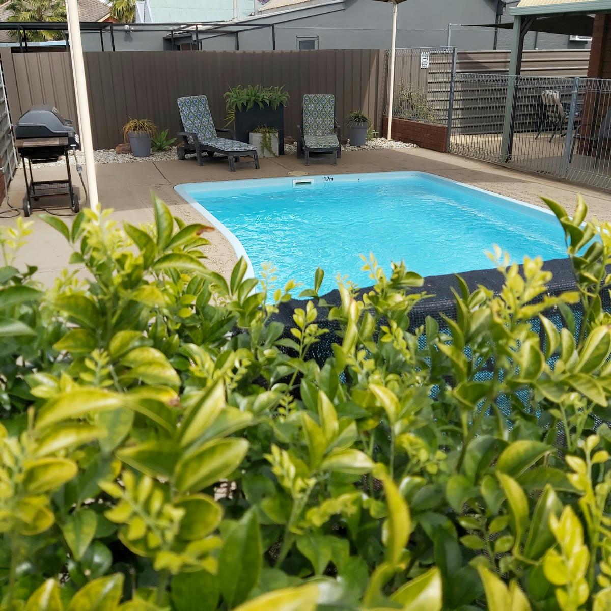 Country Mile pool