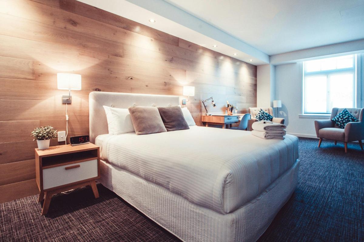 Crown Hotel Surry Hills - Superior Queen Room