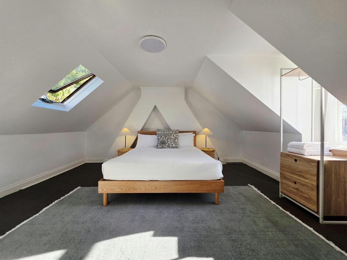 Crown Hotel Surry Hills - Deluxe Two-Bedroom Apartment