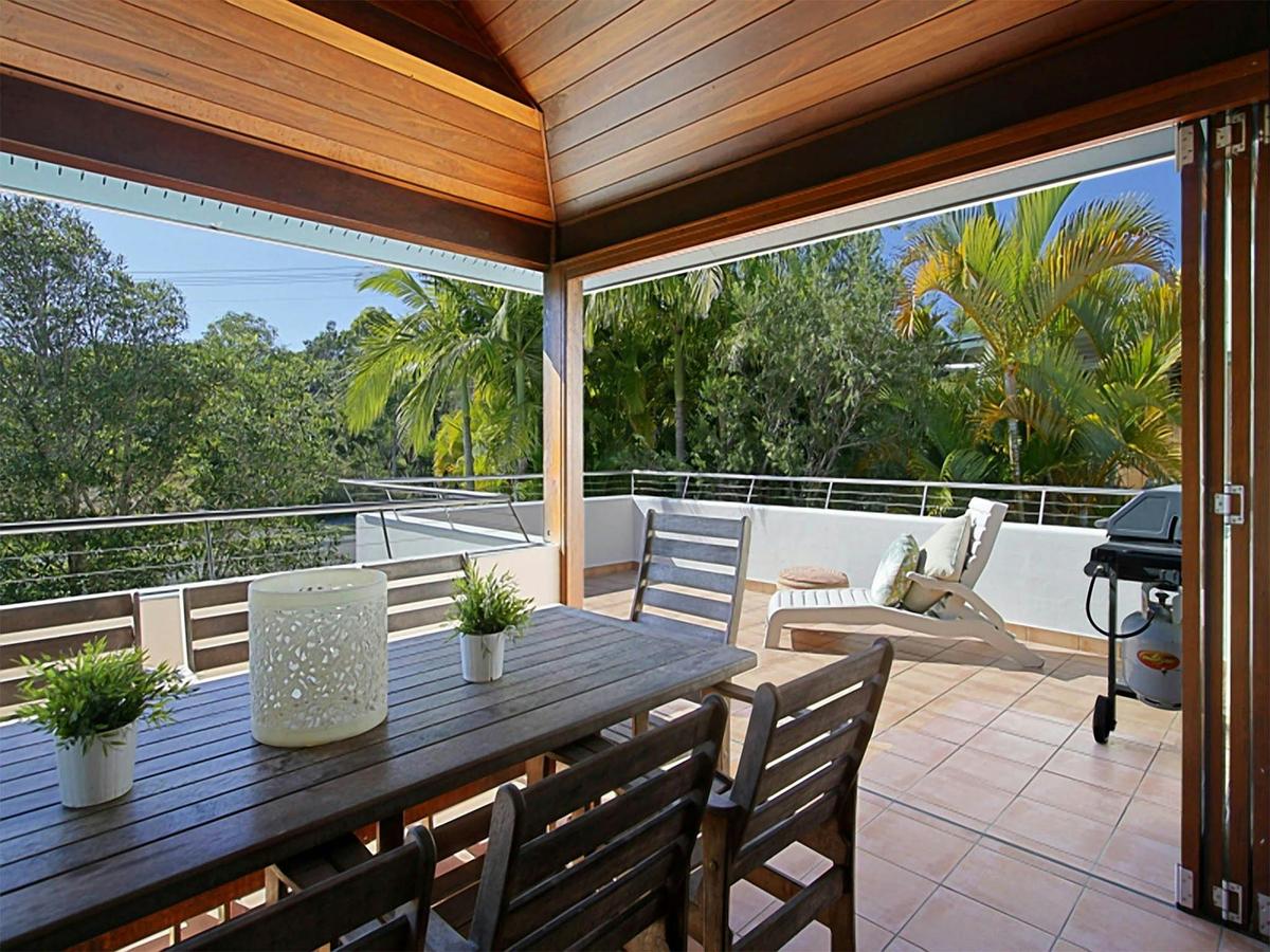 Clarkes Beach Villa - Byron Bay - Outdoor Dining and BBQ