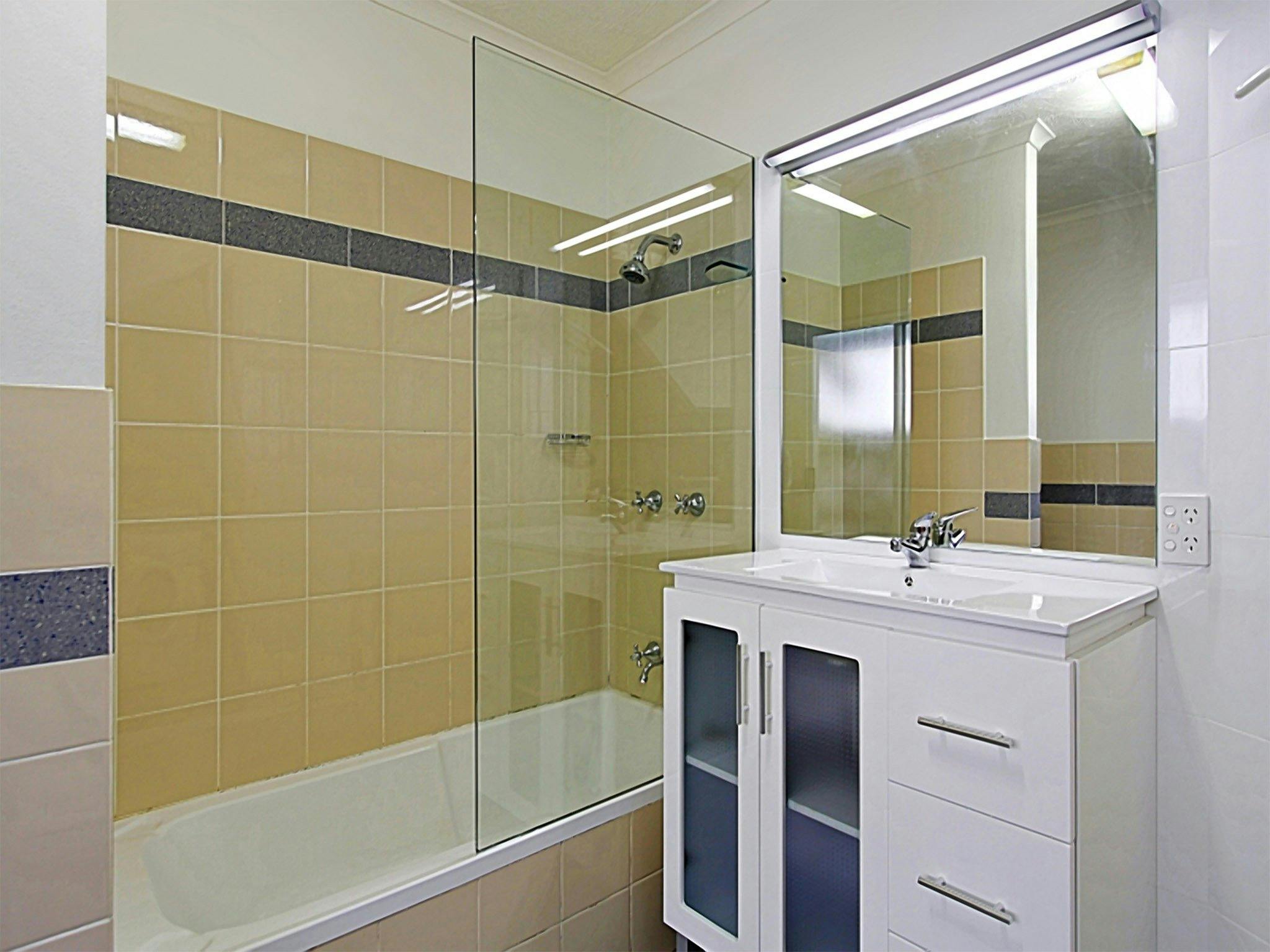 Clarkes Beach Villa - Byron Bay - Bathroom b