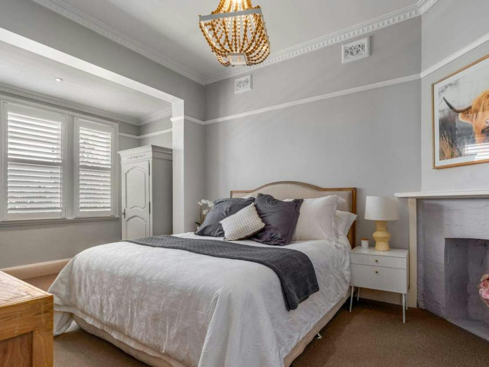 King Bedroom at Clinton Charm - Stunning Heritage Home near CBD