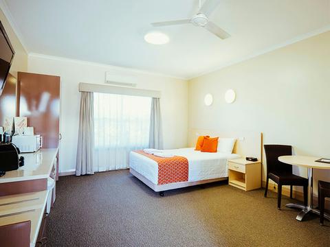 Accessable Delux Queen Room