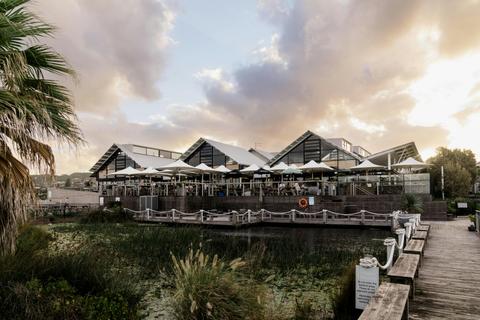 Caves Coastal Bar and Bungalows