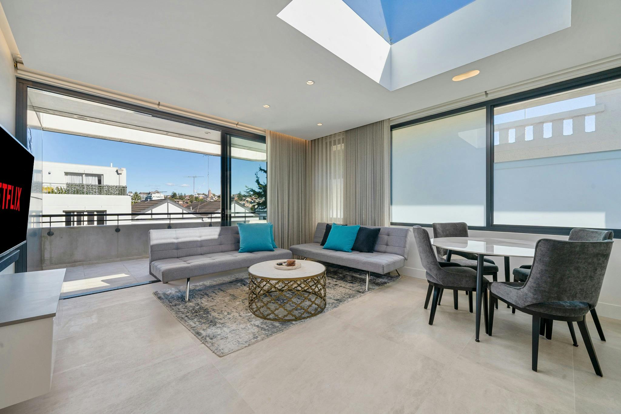 Modern coastal living at its best – discover this stunning property with breathtaking views.