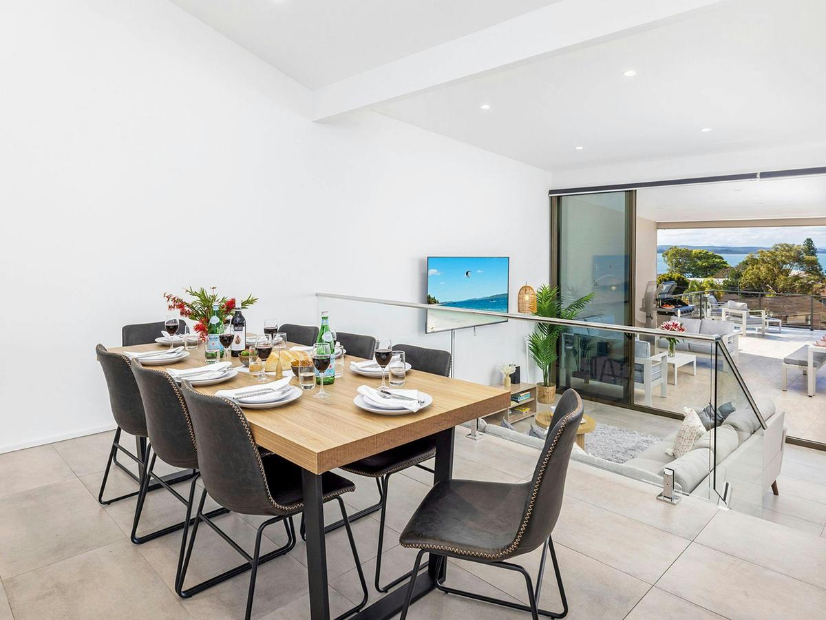 Dining Room | Coastal Breezes