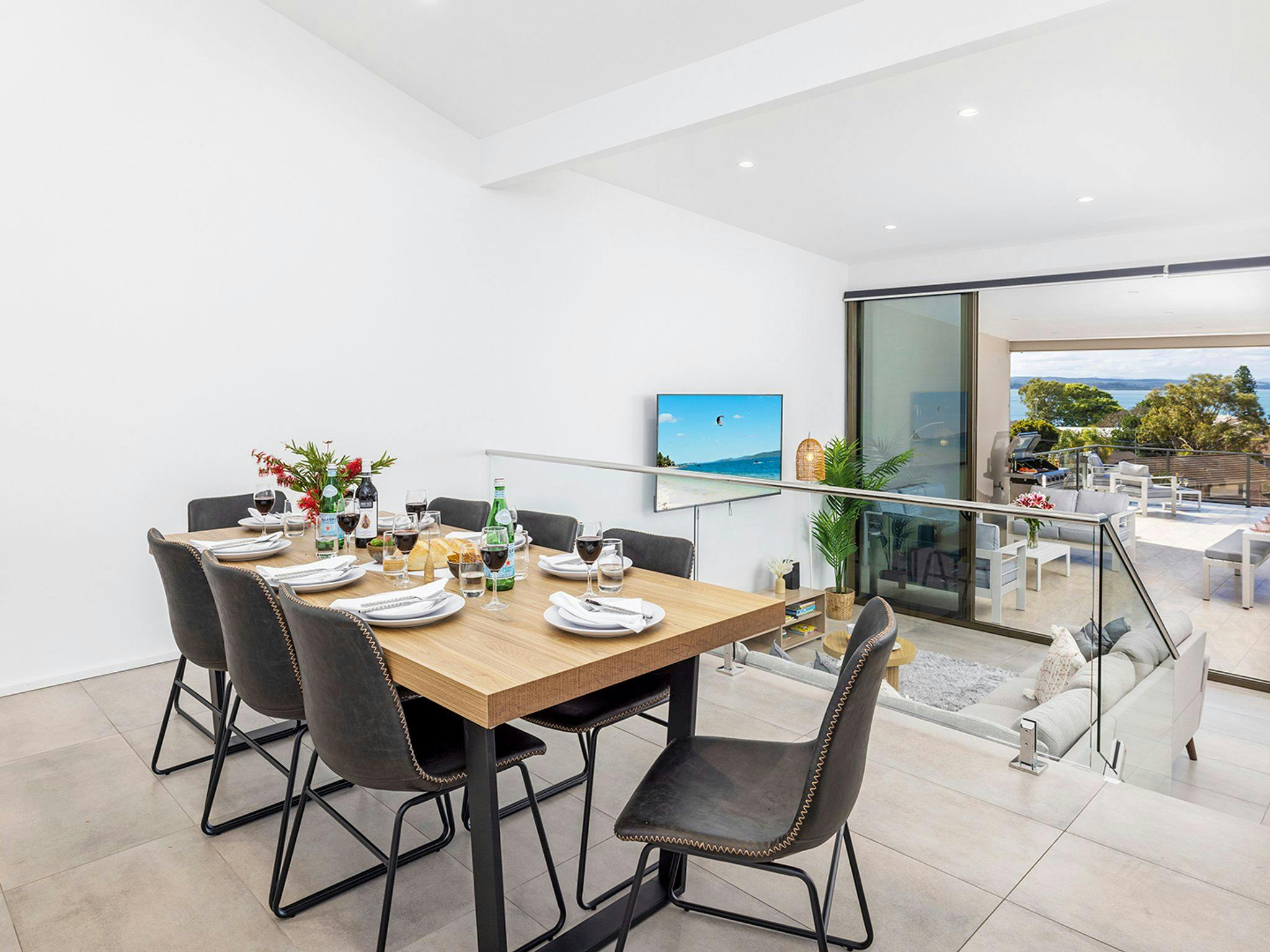 Dining Room | Coastal Breezes