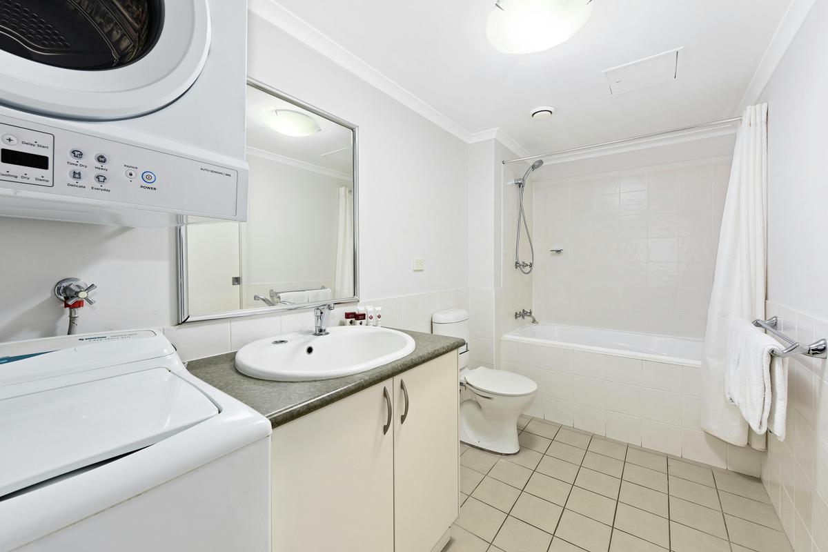 Club Wyndham Flynns Beach 1 Bedroom Bathroom