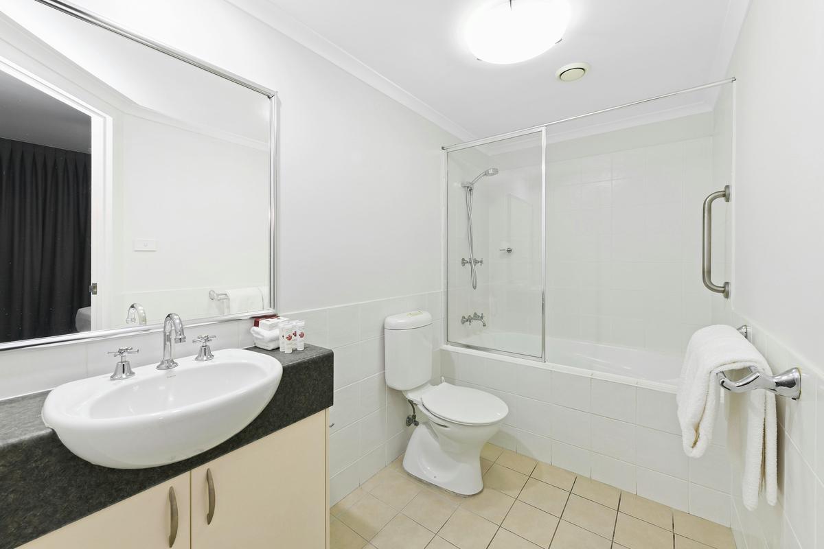 Club Wyndham Flynns Beach Two Bedroom Apartment Main Ensuite