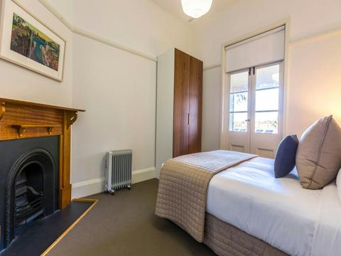 Cockatoo Island Garden Riverview Apartment