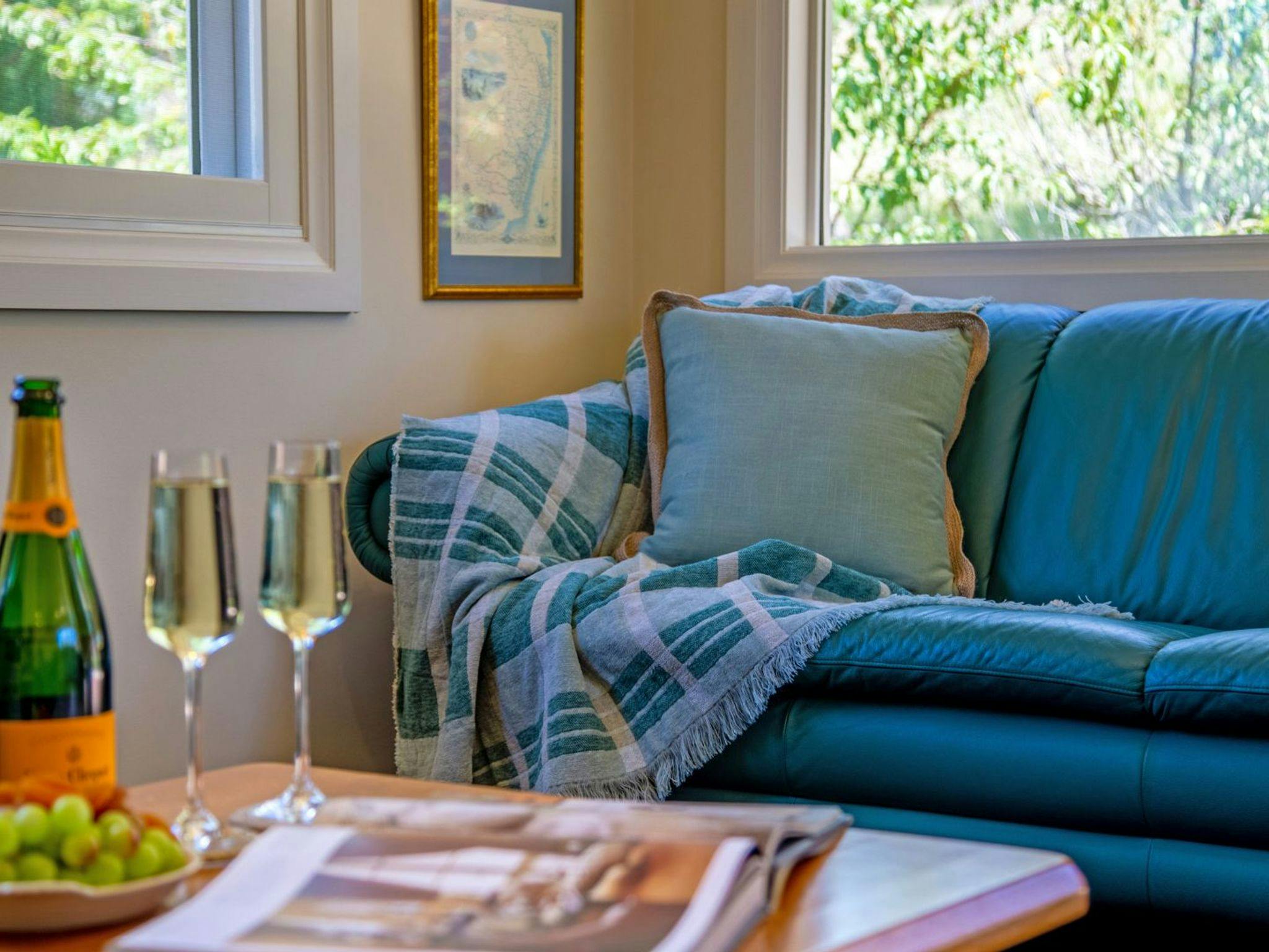 Centennial Views Apartment | Lounge