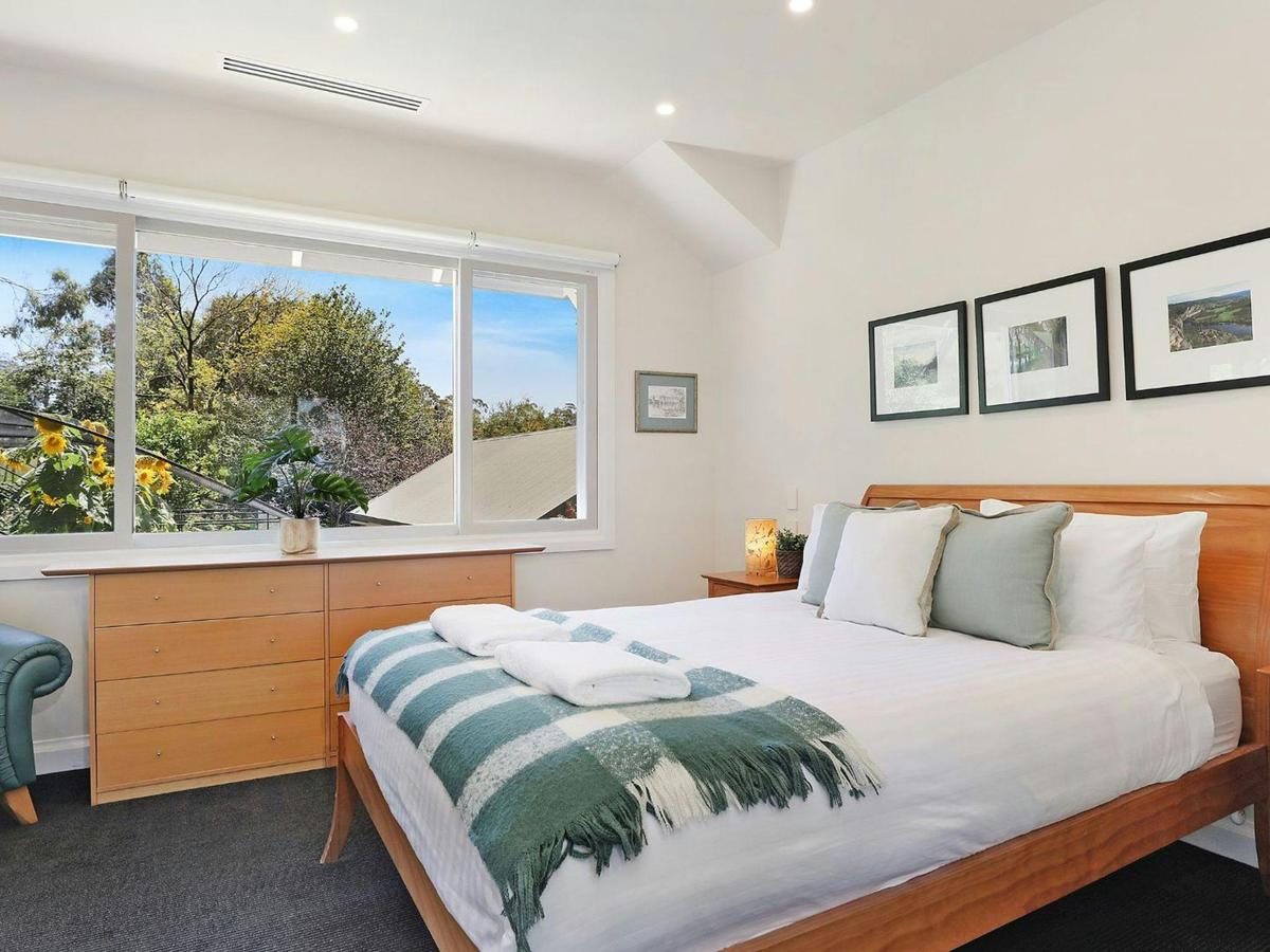 Centennial Views Apartment | Bedroom queen bed