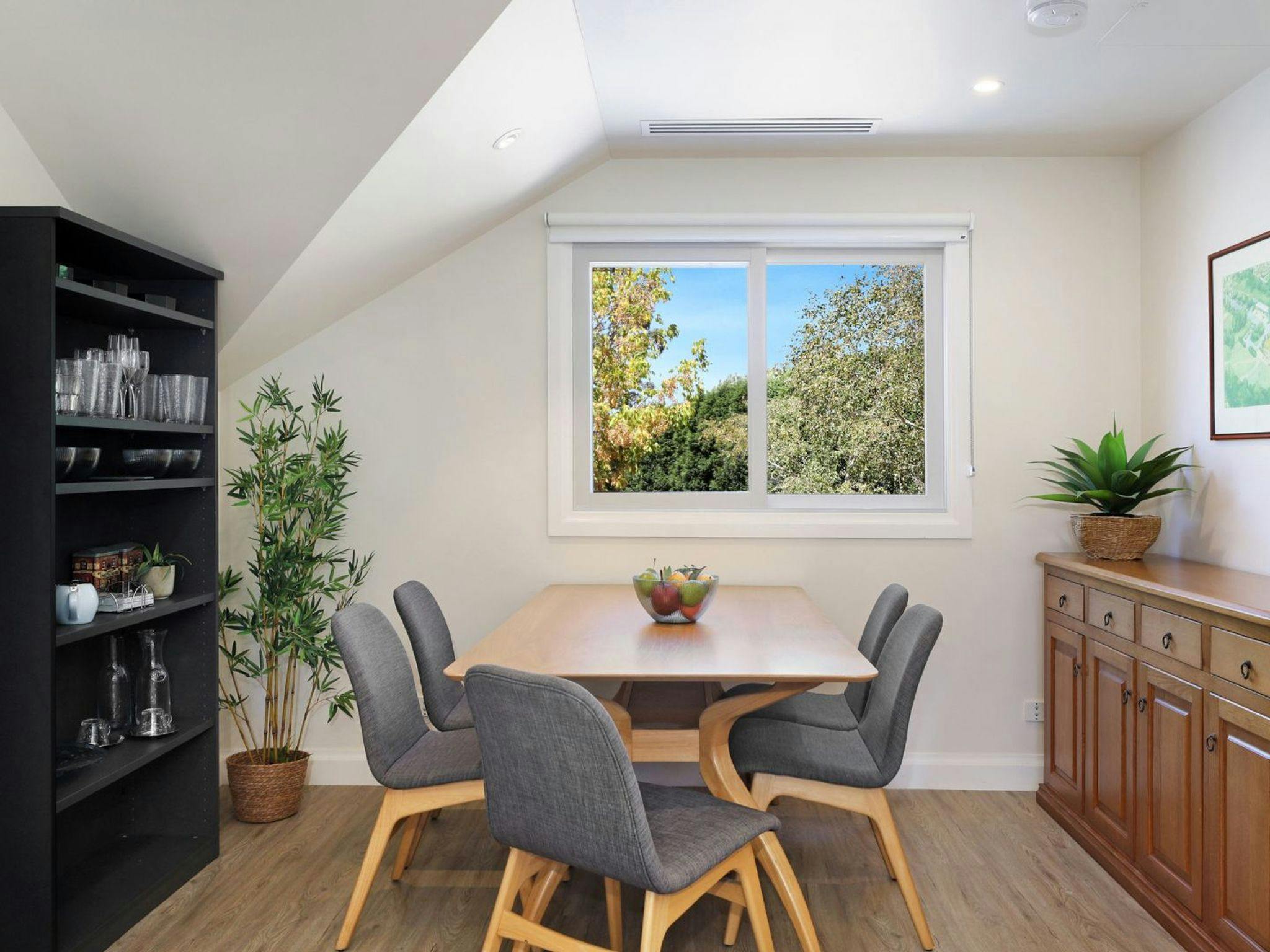Centennial Views Apartment | Dining area