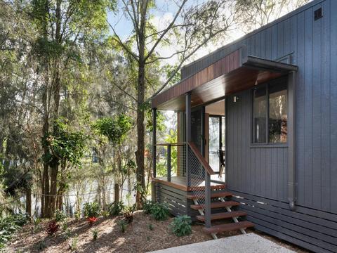 Superior Lakeside Two Bedroom Cabin